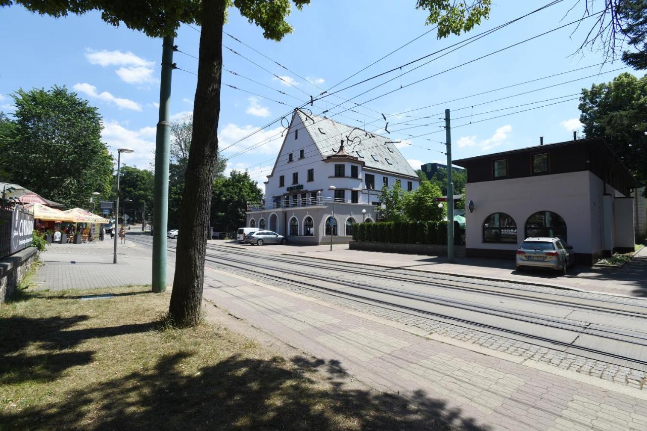 Hotel U Jezirka Liberec Buitenkant foto